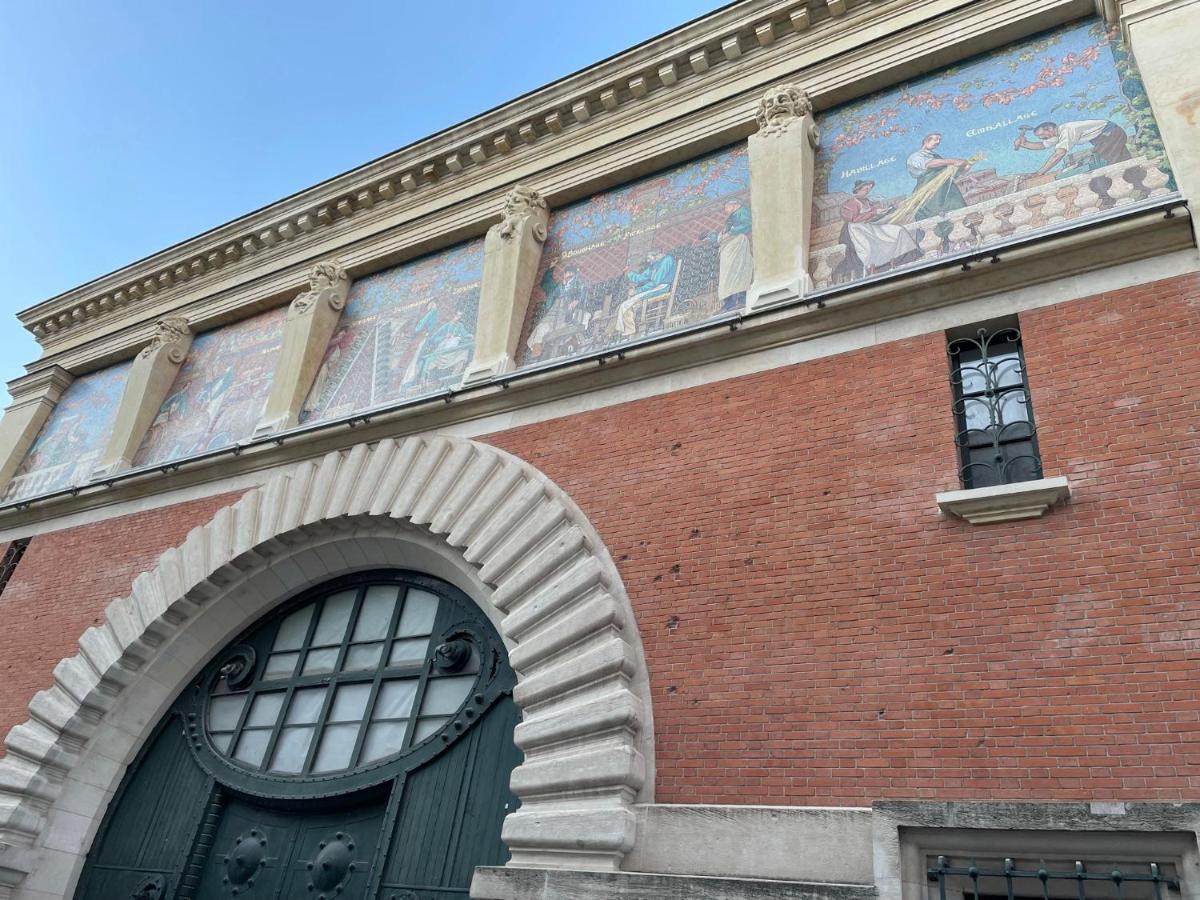 Charme De L'Ancien Pour Cet Appartement Entierement Renove Dans L'Hypercentre De Reims Eksteriør billede